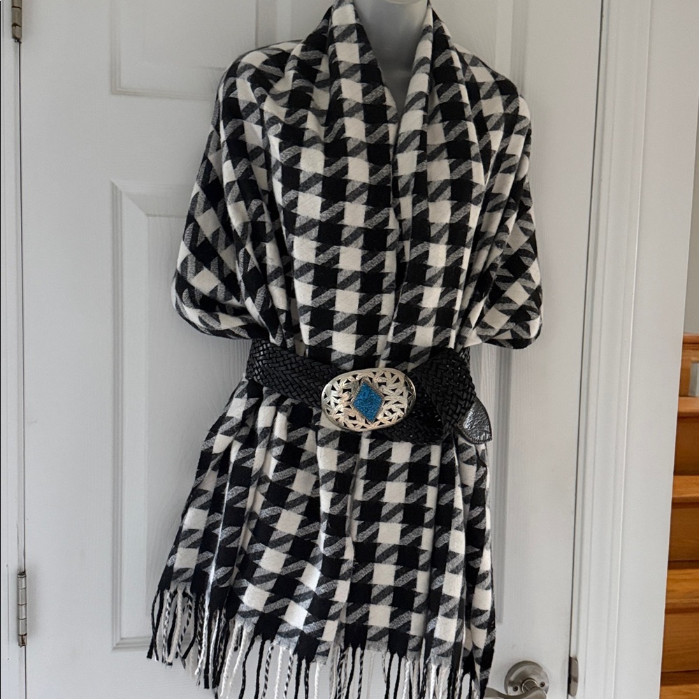 Black and White Houndstooth Scarf